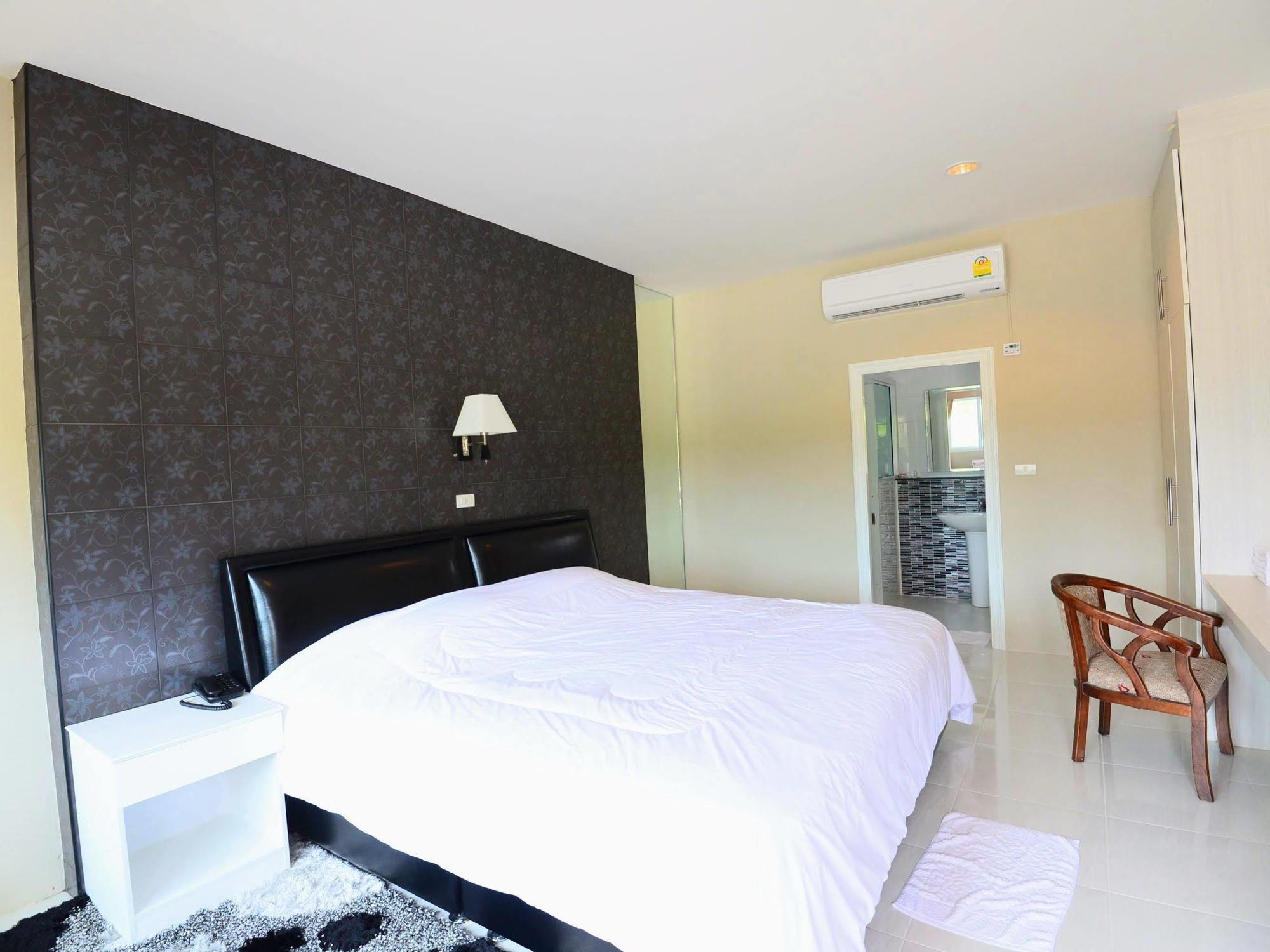 Highway Hotel HHQ Zewnętrze zdjęcie